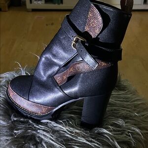 Louis Vuitton Black and Brown Heels Boots